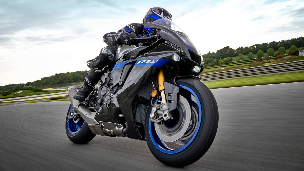 2022-Yamaha-YZF1000R1SPL-EU-Icon_Performance-Action-006-03