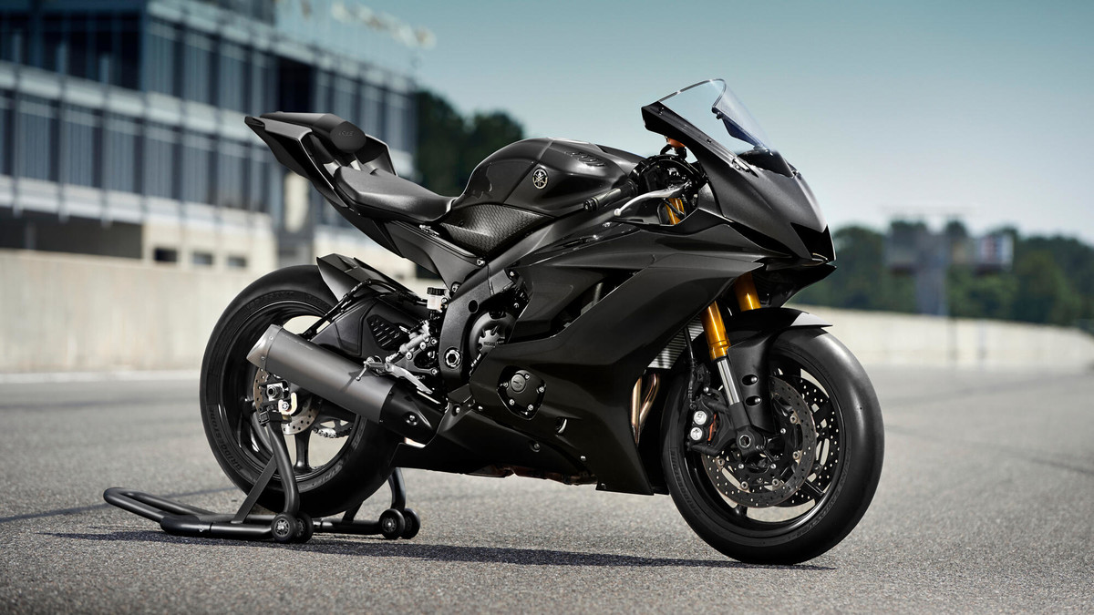 2022-Yamaha-YZF600R6RCOMP-EU-Tech_Black-Static-002-03