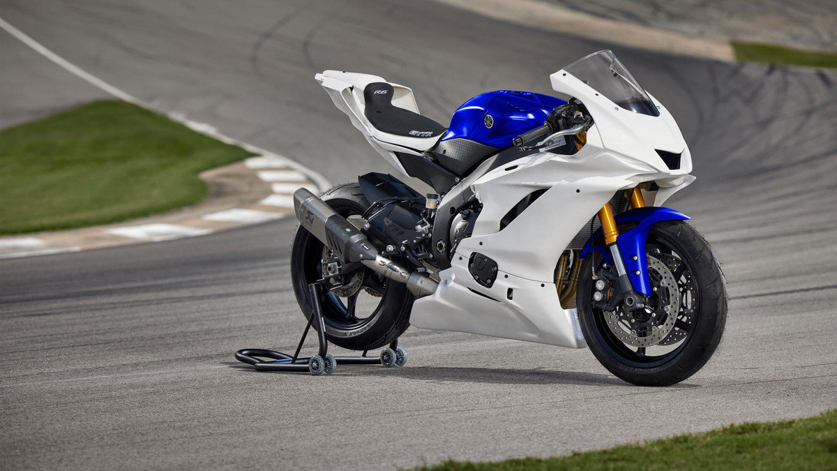 2022-Yamaha-YZF600R6RGYTR-EU-Primer_White-Static-001-03