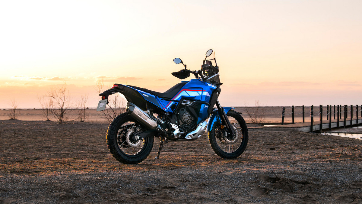 2023-Yamaha-XTZ700DSP-EU-Trophy_Blue-Static-001-03WorldRally