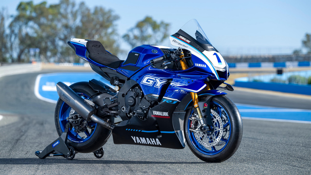 2025-Yamaha-YZF1000R1GYTR-EU-Primer_Black-Static-002-03GYTR