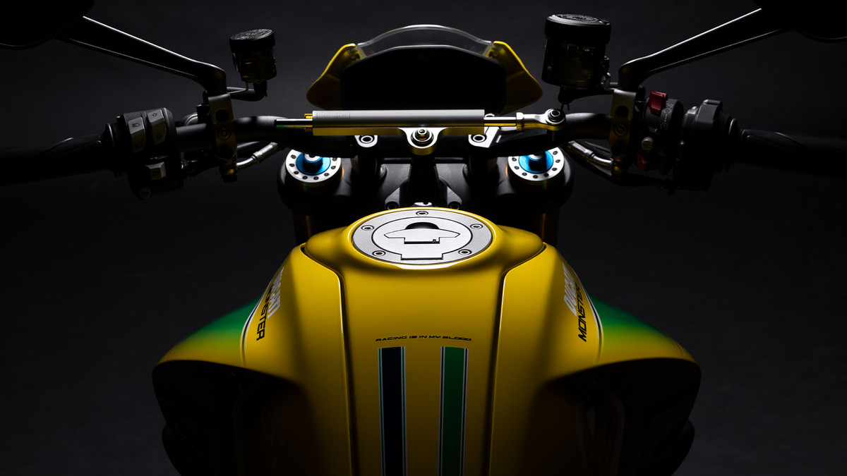 Ducati-MY25-Monster-Senna-Anniversary-Edition-Overview-gallery-1920x1080-02