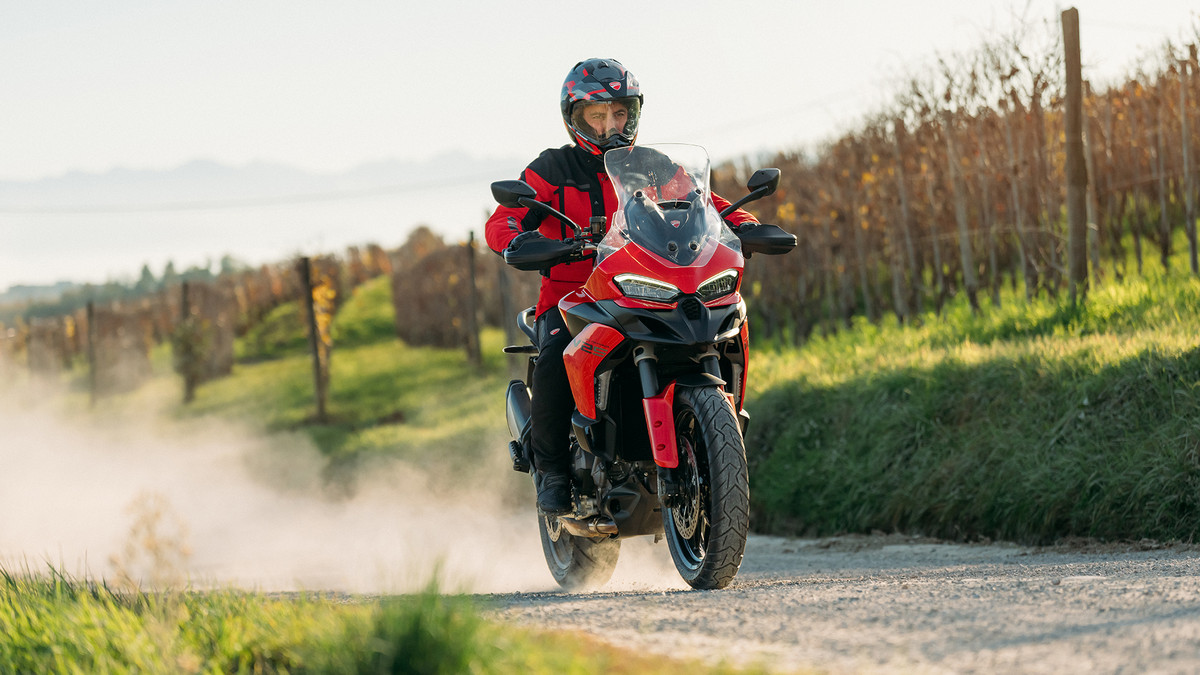 Ducati-Multistrada-V2-DWP25-tech-spec-gallery-1920x1080-08