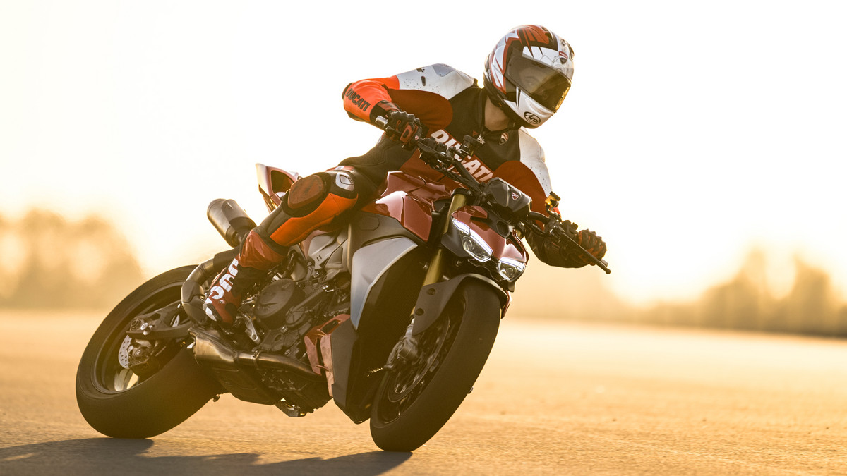 Ducati-Streetfighter-V2-V2S-overview-mosaic-gallery-1920x1080-01